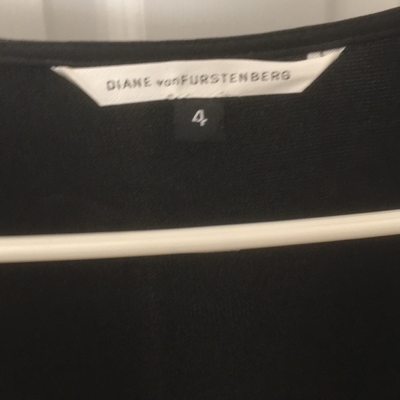 DVF short sleeved wrap dress - Picture 2 of 4